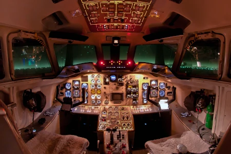 Simulator cockpit